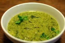 Curried spinach pea soup